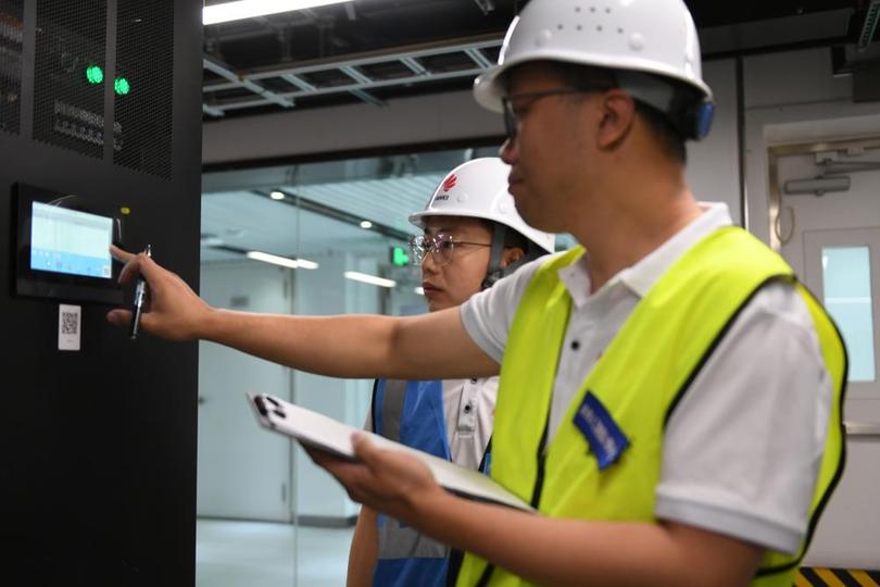 高质量发展调研行丨新赛道上跑出新优势――西安壮大战略性新兴产业速写(图2)