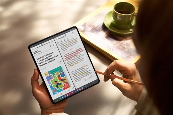 三星全球市场遥遥领先 Galaxy Z Fold5 再次引领高端市场(图3)
