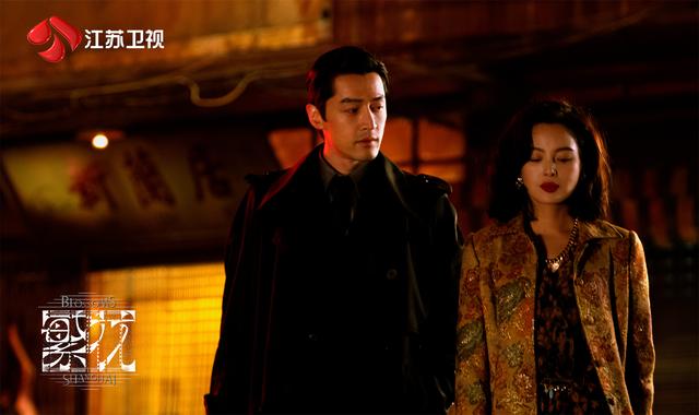 胡歌忆《繁花》：初次见王家卫很紧张，差点一人饰三角(图6)
