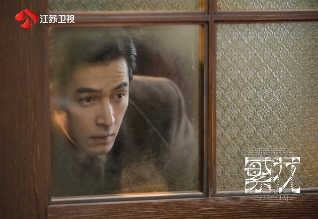 胡歌忆《繁花》：初次见王家卫很紧张，差点一人饰三角(图7)