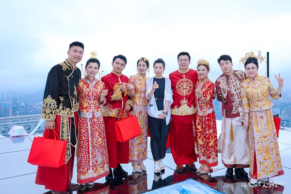 深圳集体天空婚礼，非遗金饰为爱见证