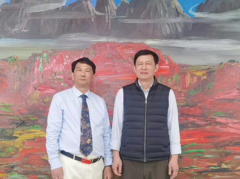 联合国特别大使王凤麟访问云南大学昌新国际艺术学院，盛赞周昌新先生作品！